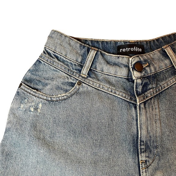 Retrofête Shorts Blue Mid Rise Med Wash Distressed Accents Slit Pockets Size 26 - Picture 3 of 13